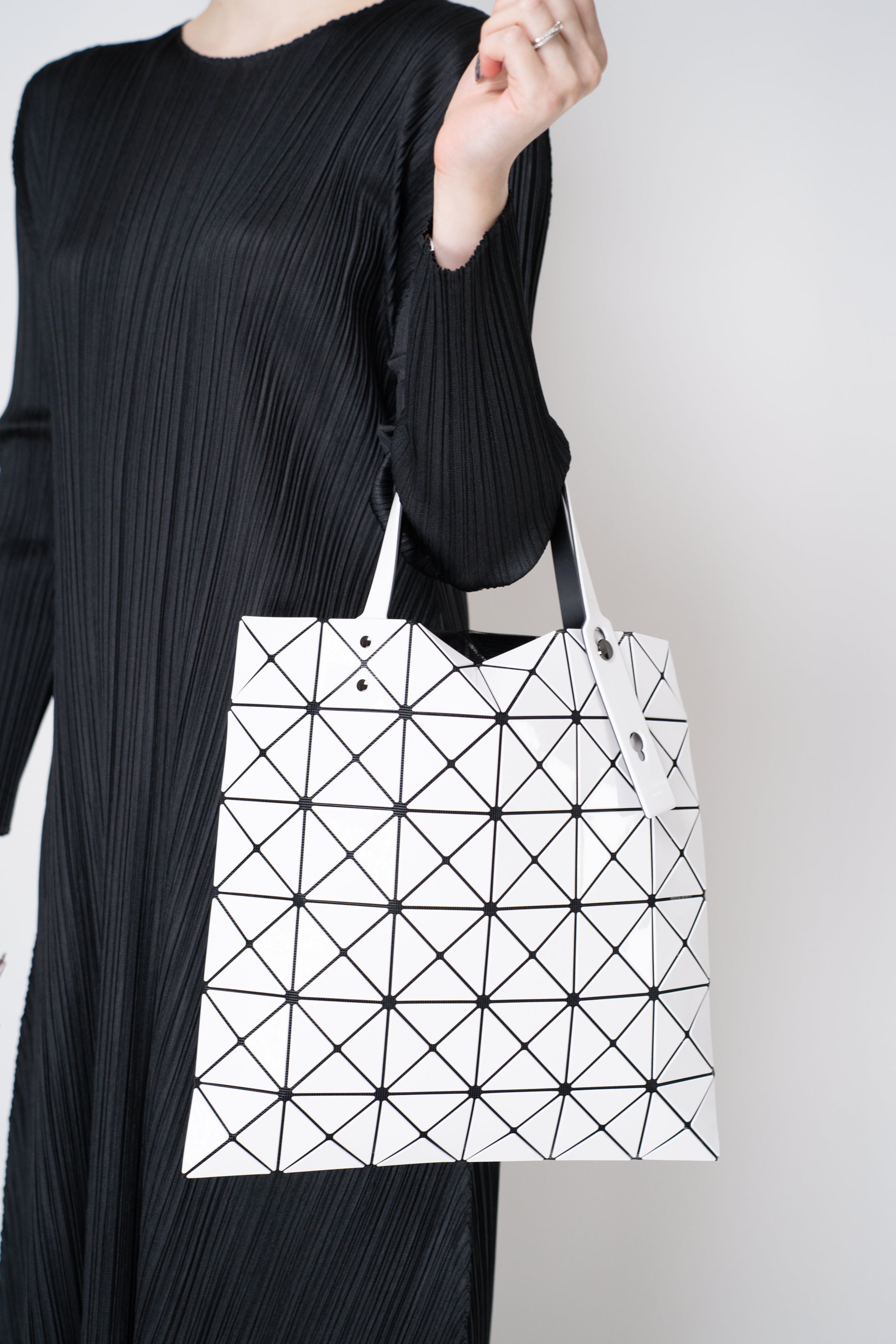 Bao Bao Issey Miyake Lucent Medium Tote Bag in White – Ashia Mode
