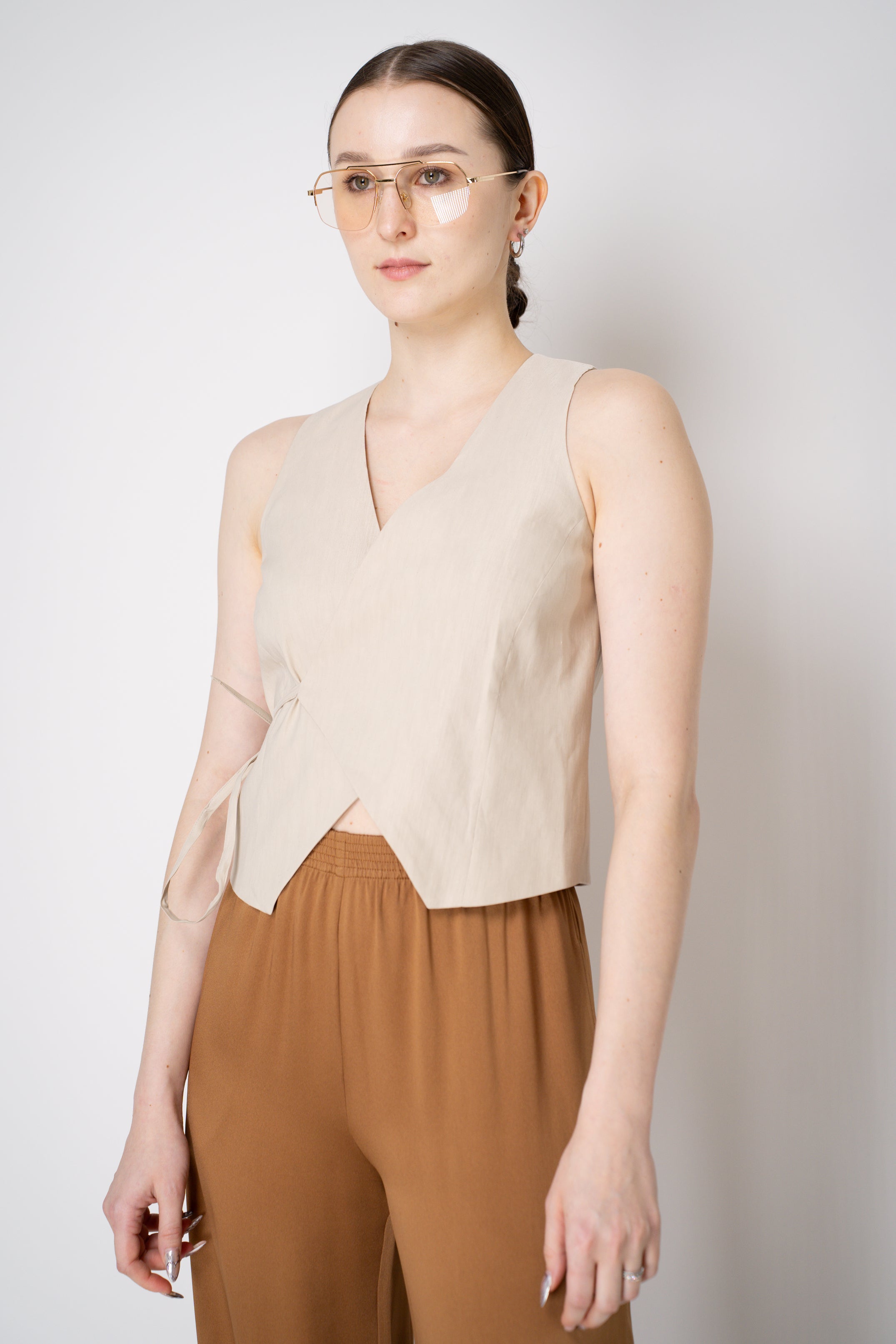 D. Exterior Slim Cropped Linen Vest with Tie Front in Beige