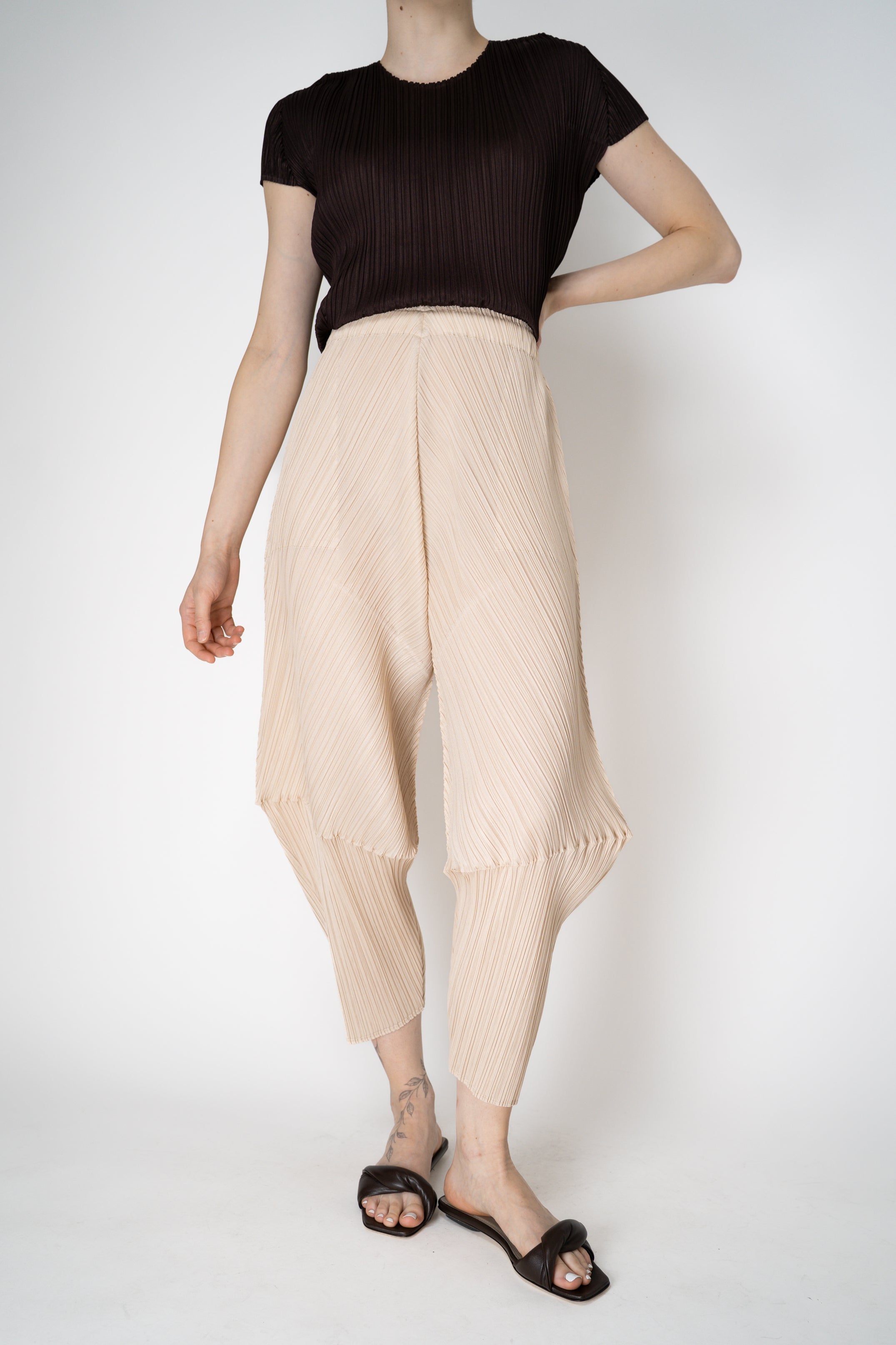 Pleats Please Issey Miyake Leap Pants in Buttercream Beige – Ashia