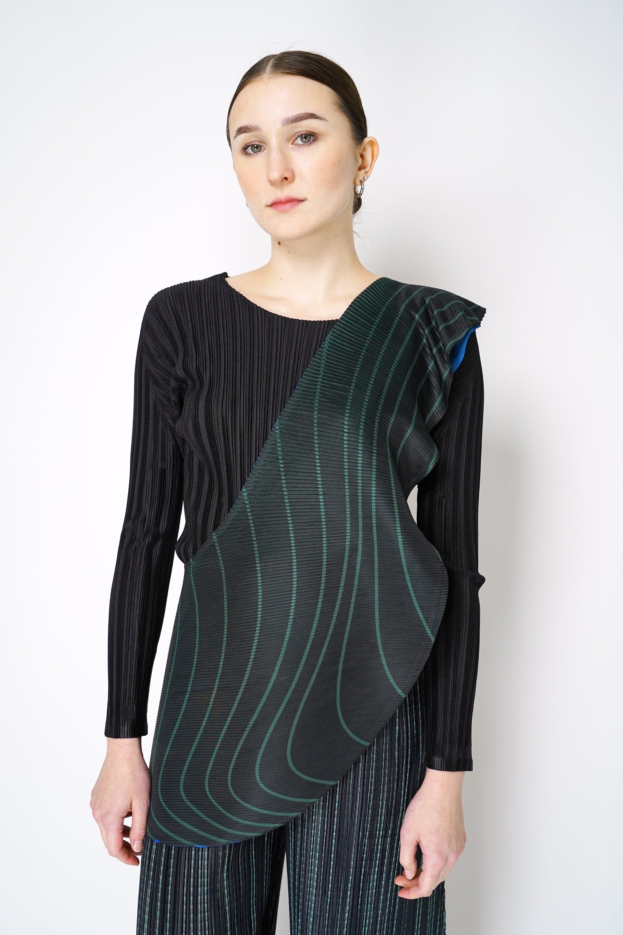 PLEATS PLEASE ISSEY MIYAKE◆PLEATS TRANSFORMING VEST/3/ポリエステル/BLK/PP83-JD421 Pleats_Please_Issey_Miyake_Wor