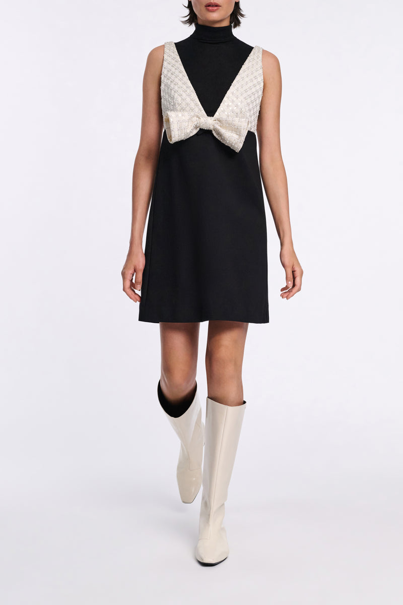 Dorothee Schumacher Embellished Maxi Bow Brooch in White