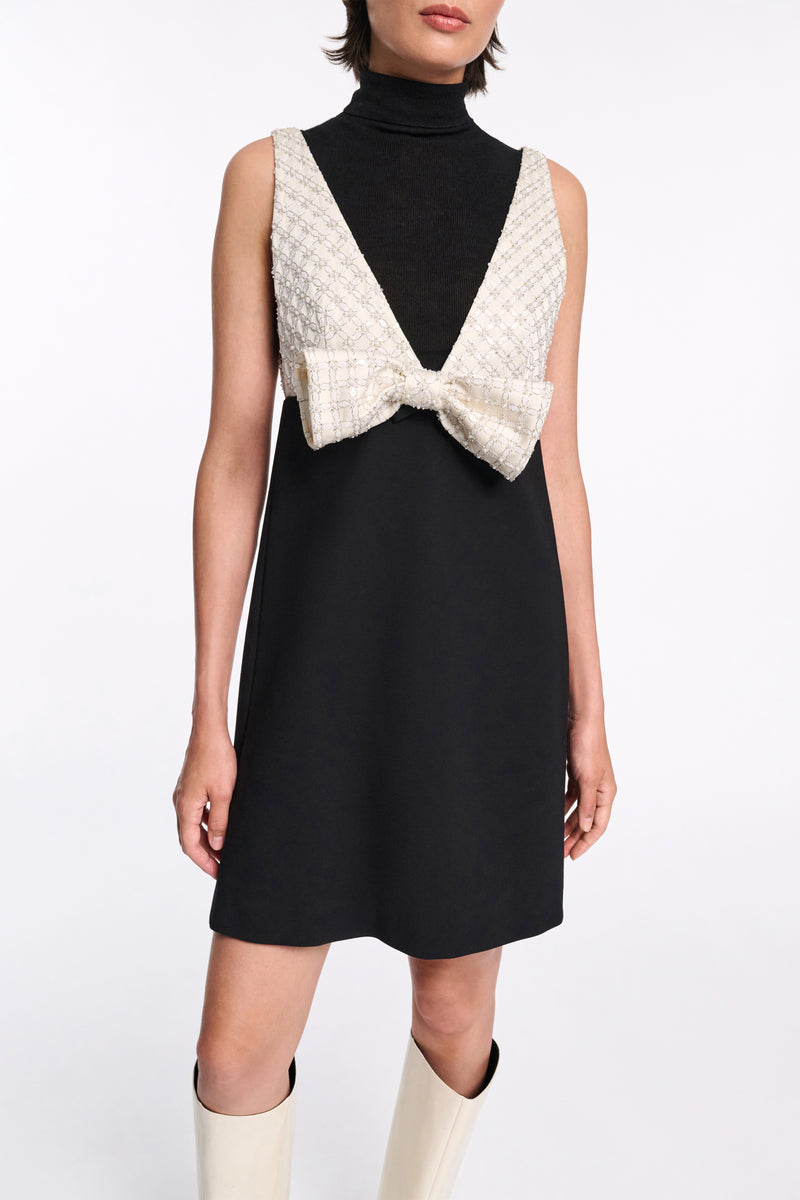 Dorothee Schumacher Embellished Maxi Bow Brooch in White