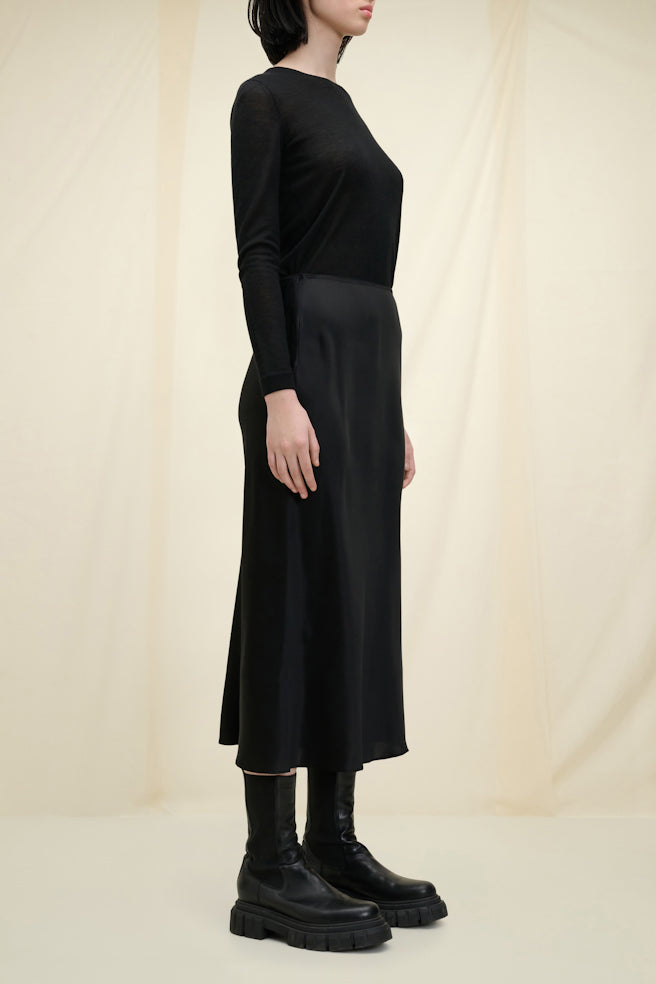 Dorothee Schumacher Sense of Shine Satin Skirt - Ashia Mode – Vancouver, BC