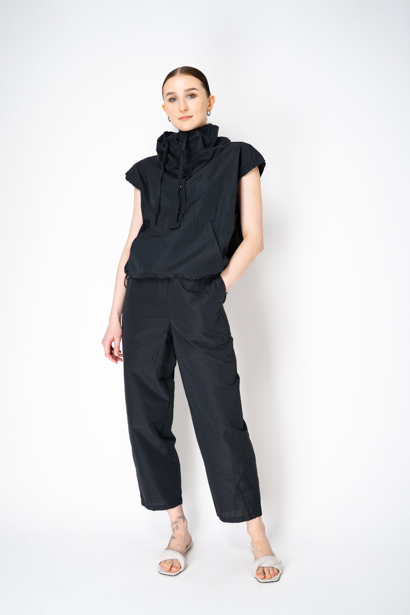 Annette Gortz Lightweight Tapered Leg Cropped Cotton Trousers in Black Vancouver. Shop Online or in Store.