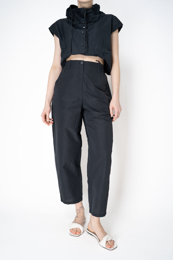 Annette Gortz Lightweight Tapered Leg Cropped Cotton Trousers in Black Vancouver. Shop Online or in Store.