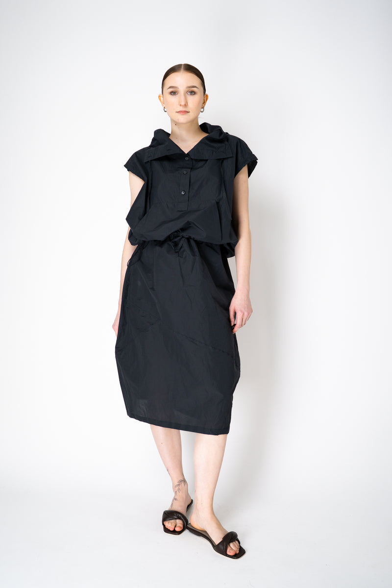 Annette Gortz Lightweight Technical Cotton Skirt in Black Vancouver. Shop Online or in Store.