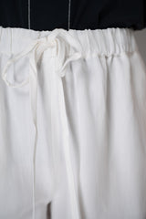 Antonelli Svezia Linen Pull-On Style Cropped Trousers in White Vancouver. Shop Online or in Store.