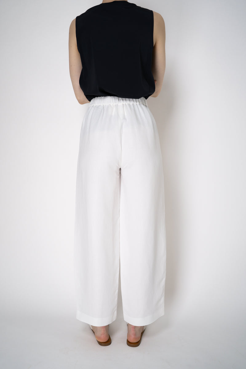 Antonelli Svezia Linen Pull-On Style Cropped Trousers in White Vancouver. Shop Online or in Store.