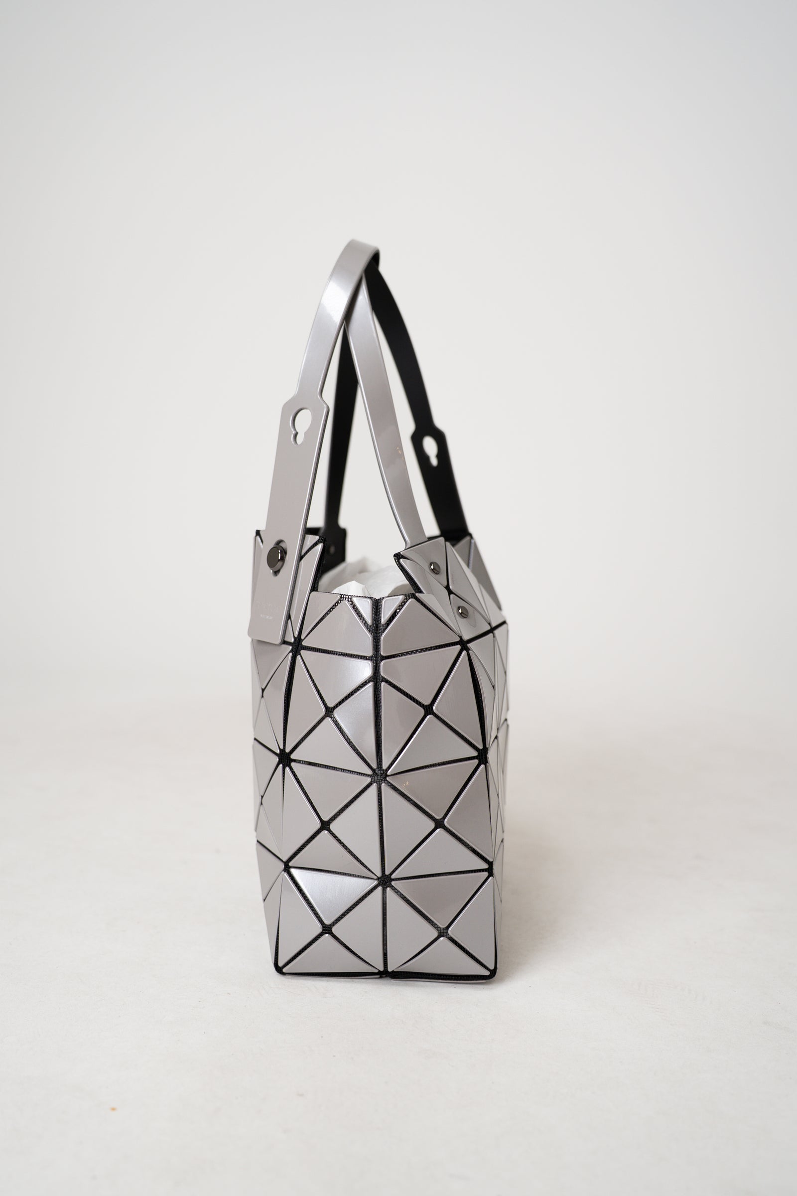 BAO BAO ISSEY MIYAKE carat ライトグレー Bao Bao Issey Miyake Large Carat Bag in Grey – Ashia Mode