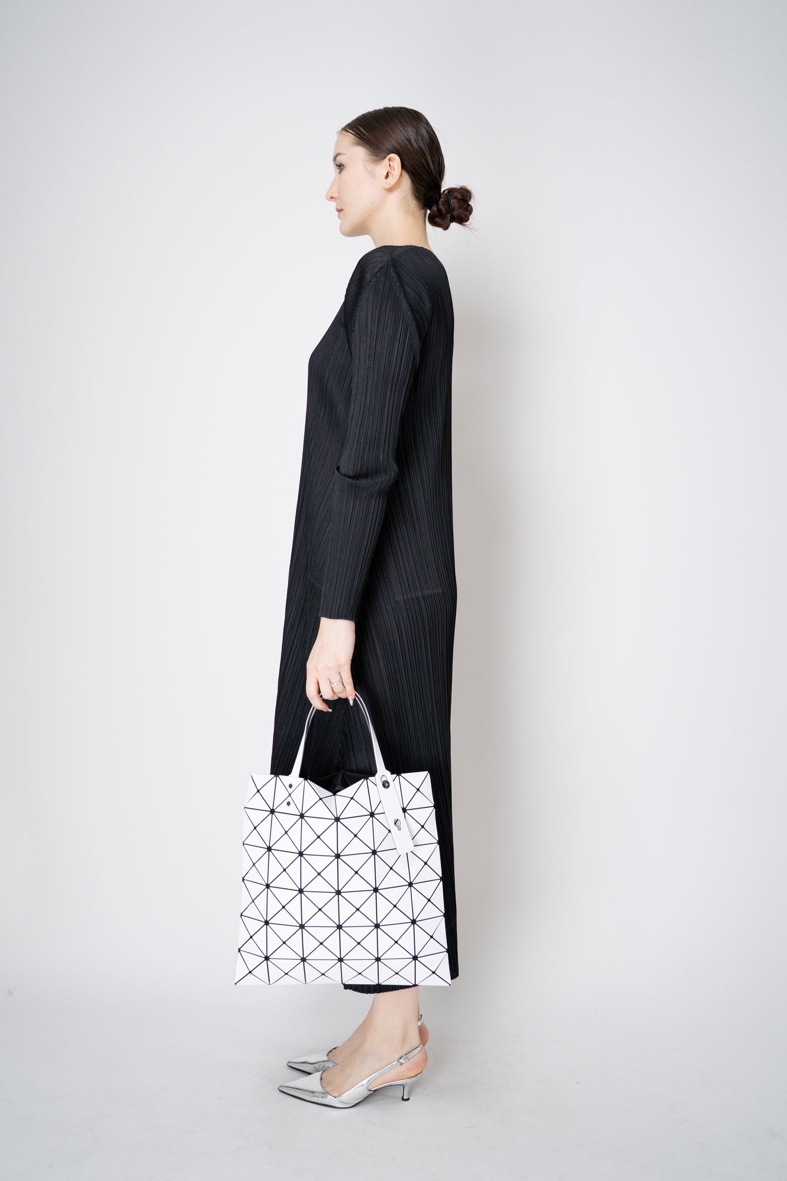 Bao Bao Issey Miyake Lucent Medium Tote Bag in White – Ashia Mode