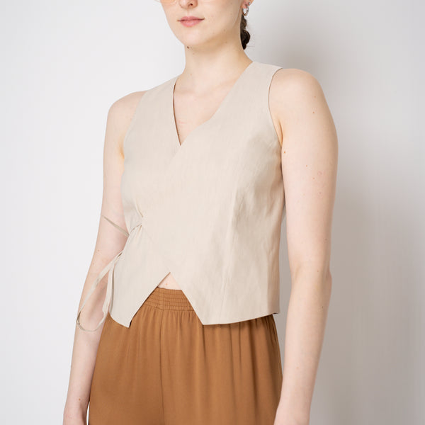 トップス Eaphi linen like belt vest D. Exterior Slim Cropped Linen Vest with Tie Front in Beige