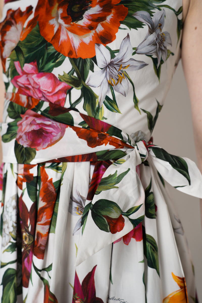 Dolce & Gabbana Rafia Flori Cotton Poplin Sleeveless Dress in Red and White Floral Print Vancouver. Shop Online or in Store.