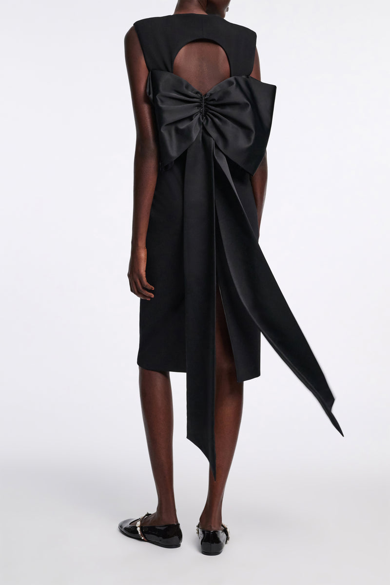 Dorothee Schumacher Lightweight Punto Milano Dress with Maxi Bow in Black Vancouver. Shop Online or in Store.