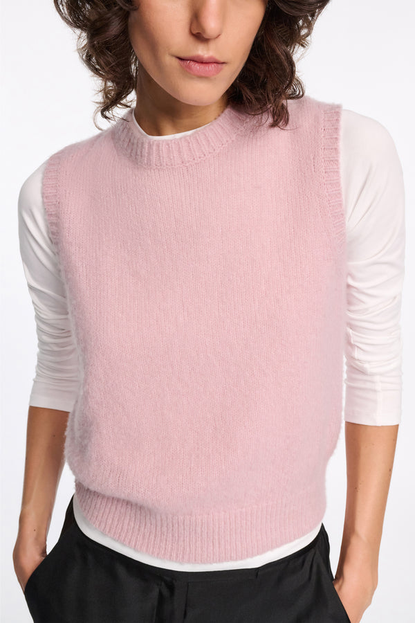 Dorothee Schumacher New Cashmere Knit Shell in Light Pink Vancouver. Shop Online or in Store.