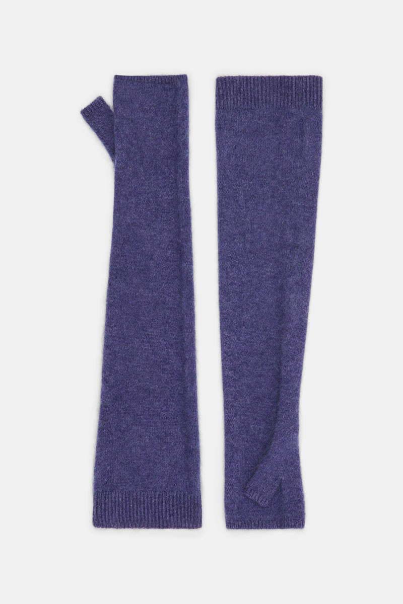 Dorothee Schumacher Virgin Merino-Cashmere Fuzzy Knit Arm-Warmers in Lavendel Night Vancouver. Shop Online or in Store.