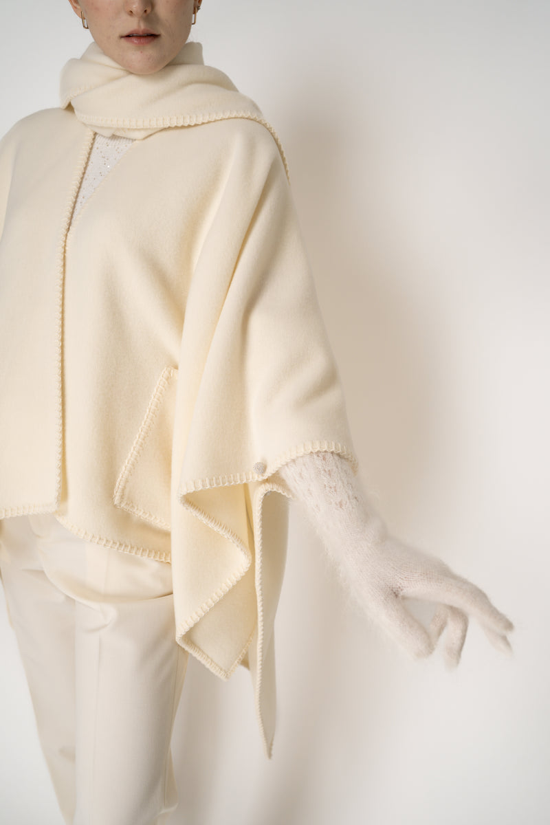 Fabiana Filippi Knit Wool Mohair Fuzzy Gloves in Ivory Vancouver. Shop Online or in Store.