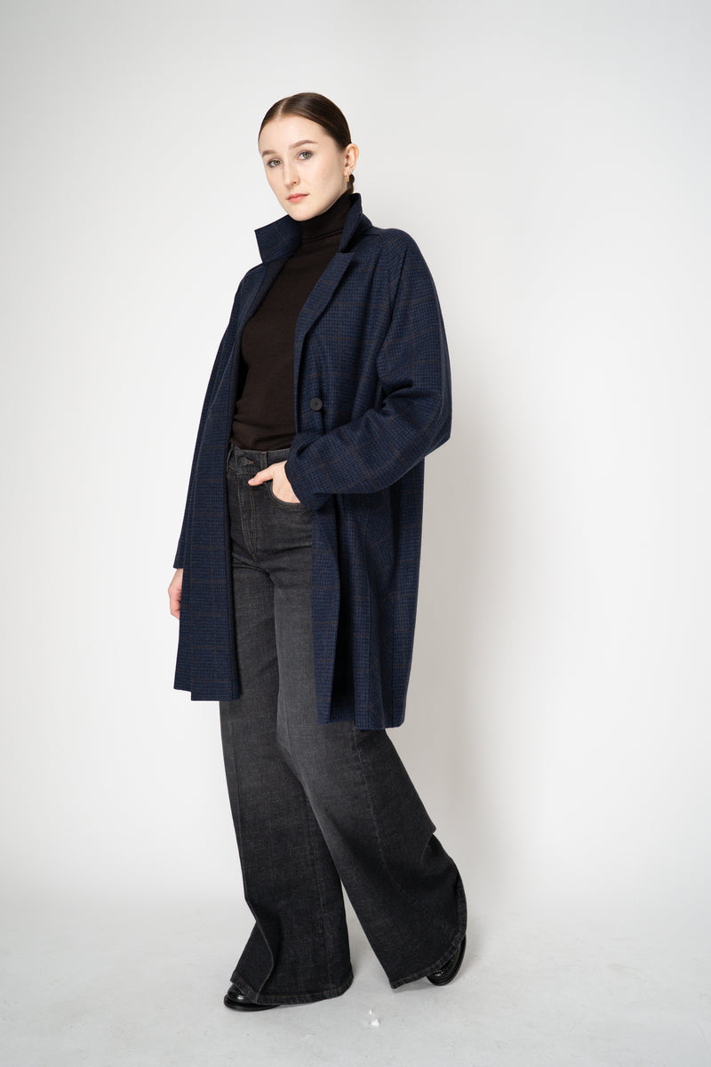 Harris Wharf London Loro Piana Raglan Jacket in Blue and Brown Plaid Vancouver. Shop Online or in Store.)