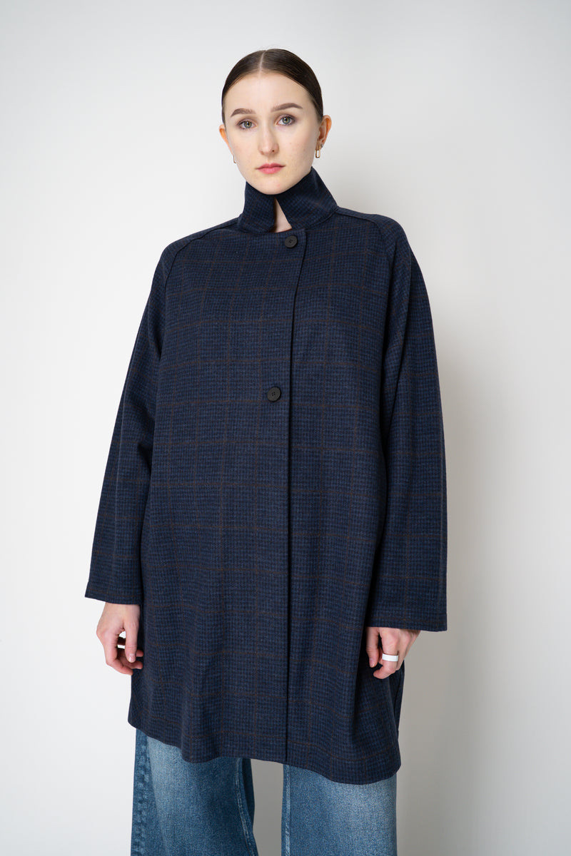 Harris Wharf London Loro Piana Raglan Jacket in Blue and Brown Plaid Vancouver. Shop Online or in Store.)