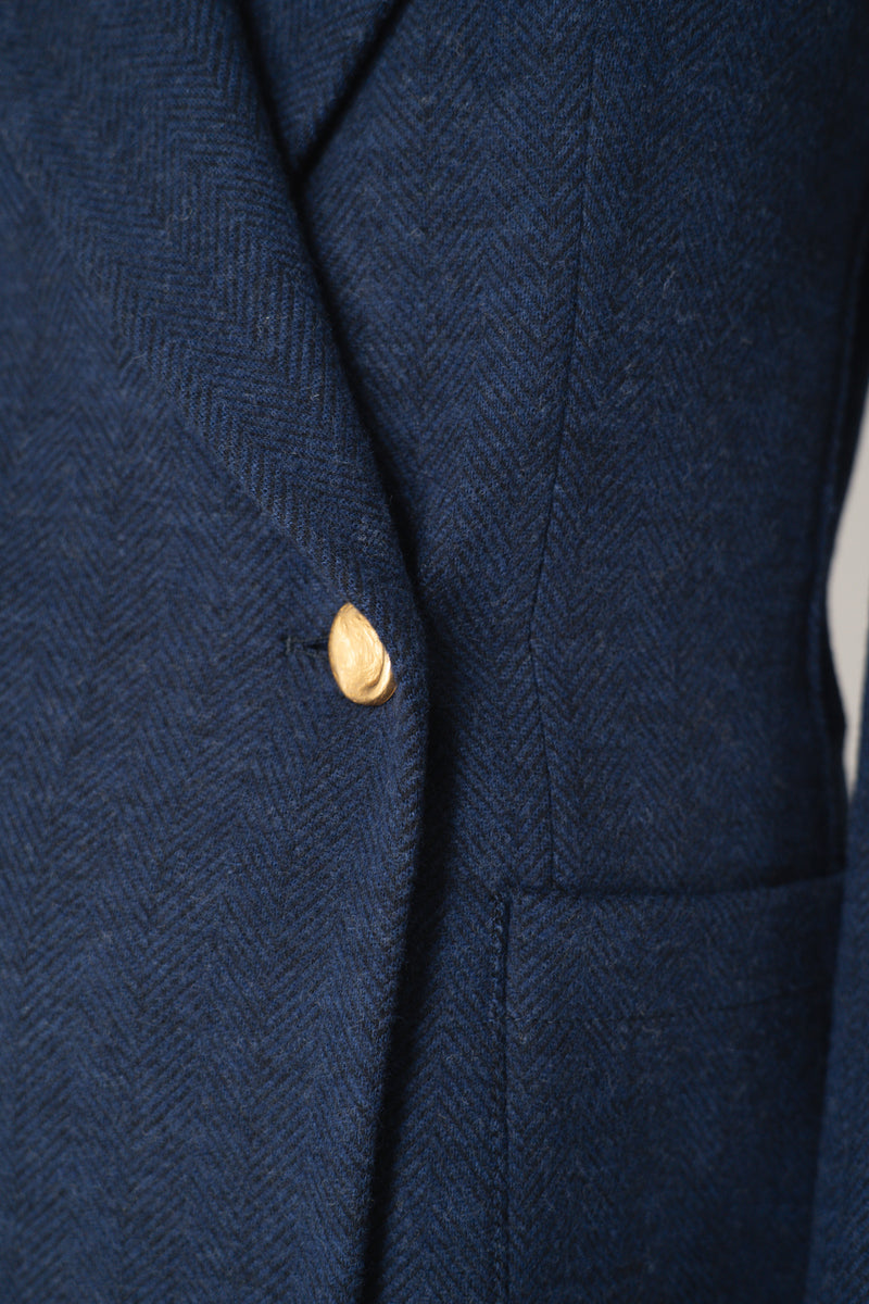 Harris Wharf London Stretch Knit Blazer in Dark Blue Herringbone Print Vancouver. Shop Online or in Store.)