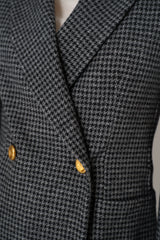 Harris Wharf London Stretch Knit Blazer in Salt and Pepper Houndstooth Print Vancouver. Shop Online or in Store.)