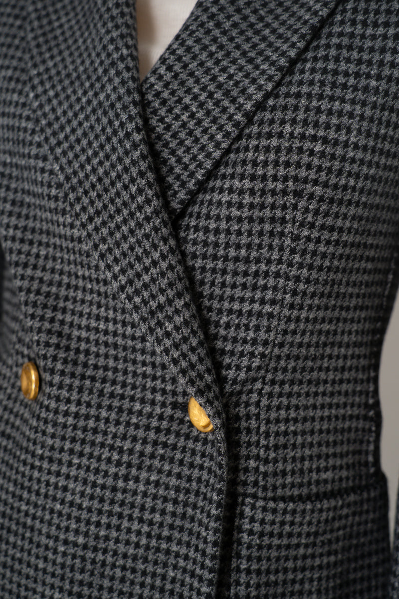 Harris Wharf London Stretch Knit Blazer in Salt and Pepper Houndstooth Print Vancouver. Shop Online or in Store.)