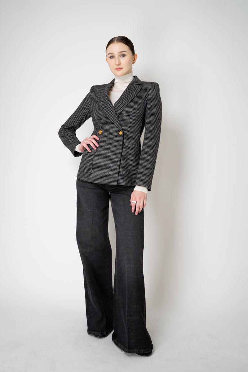 Harris Wharf London Stretch Knit Blazer in Salt and Pepper Houndstooth Print Vancouver. Shop Online or in Store.)
