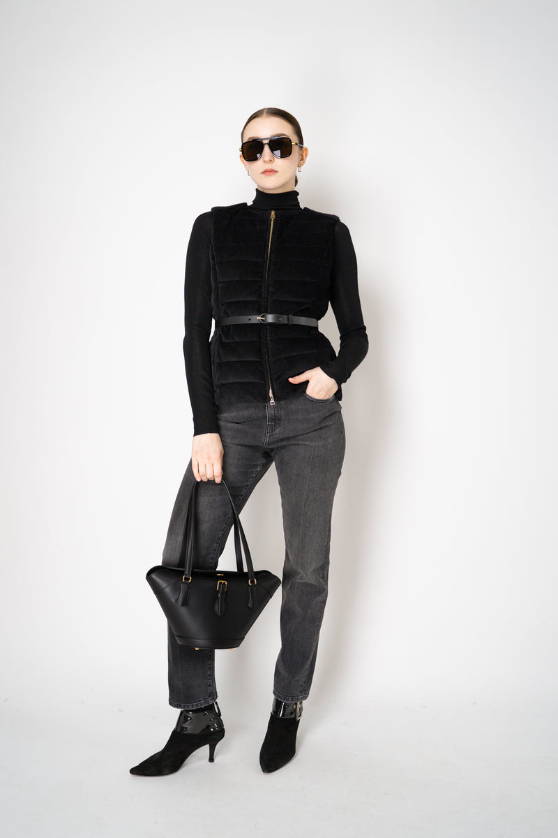 Lorena Antoniazzi Mid Rise 5-Pocket Style Cropped Jeans in Dark Grey Wash Vancouver. Shop Online or in Store.