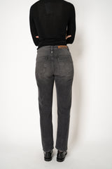 Lorena Antoniazzi Mid Rise 5-Pocket Style Cropped Jeans in Dark Grey Wash Vancouver. Shop Online or in Store.