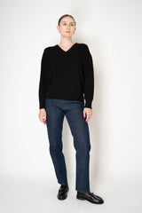 Lorena Antoniazzi V-neck Cashmere Light Pullover in Black Vancouver. Shop Online or in Store.