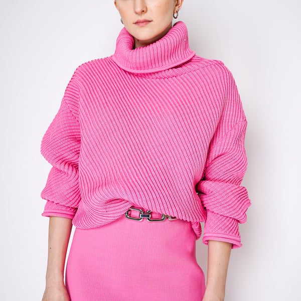 Pink oversized turtleneck sweater 2025