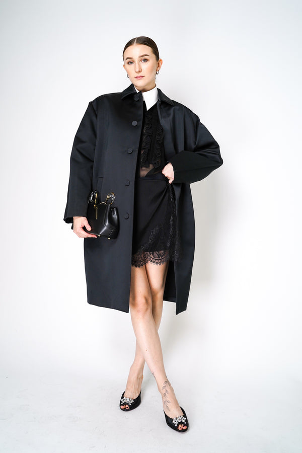 Philosophy di Lorenzo Serafini Duchess Satin Coat in Black Vancouver. Shop Online or in Store.