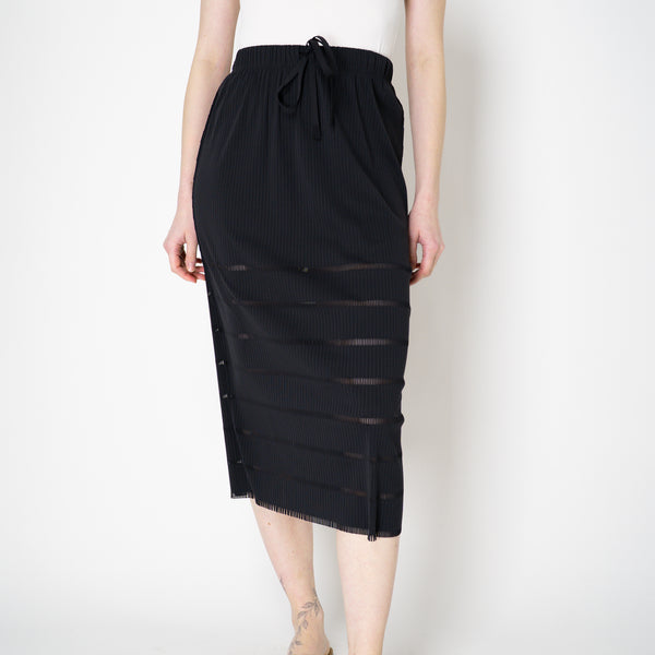 Pleats_Please_Issey_Miyake_A-