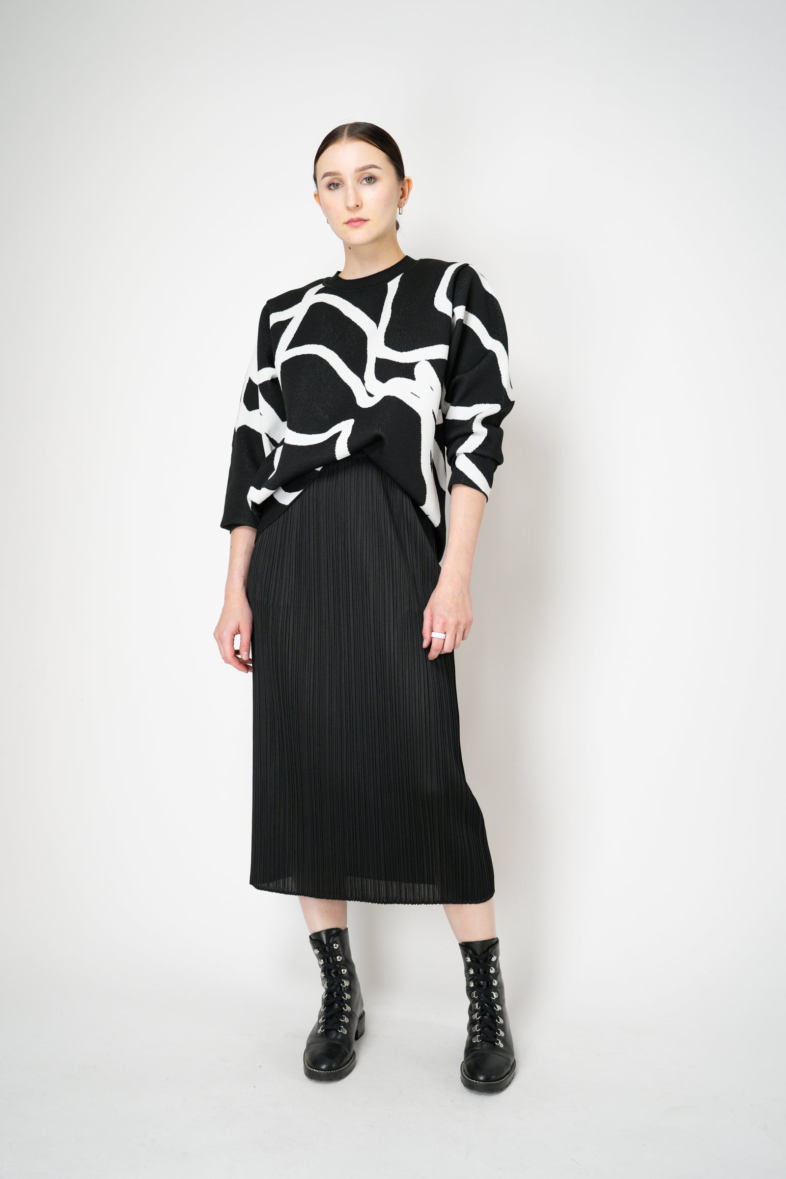 Pleats Please Issey Miyake Basics Midi Skirt in Black – Ashia Mode