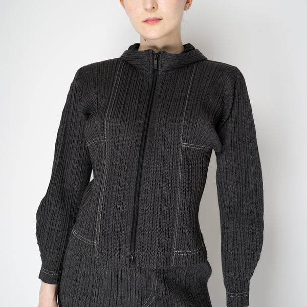 PLEATS PLEASE大人気！ジャケット アイテムのご紹介「PLEATS JACKET」 – isseymiyake.com