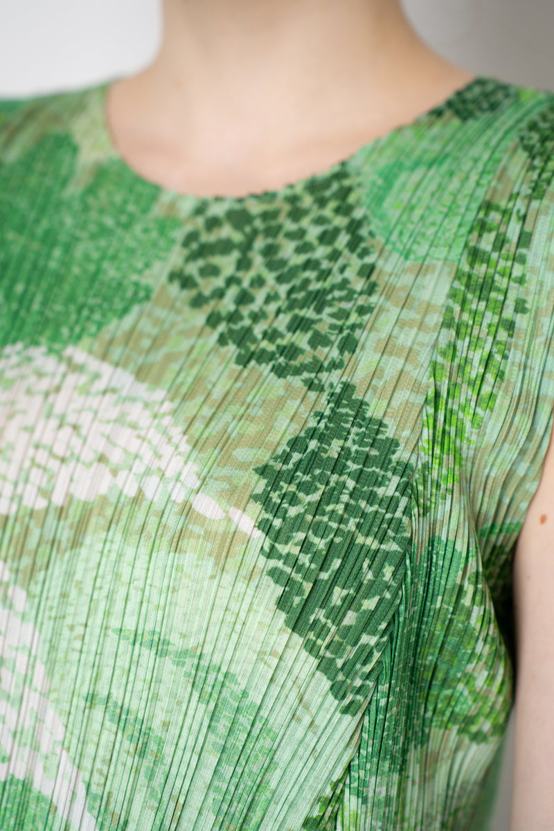 Pleats Please Issey Miyake Foggy Forest Top in Green – Ashia Mode