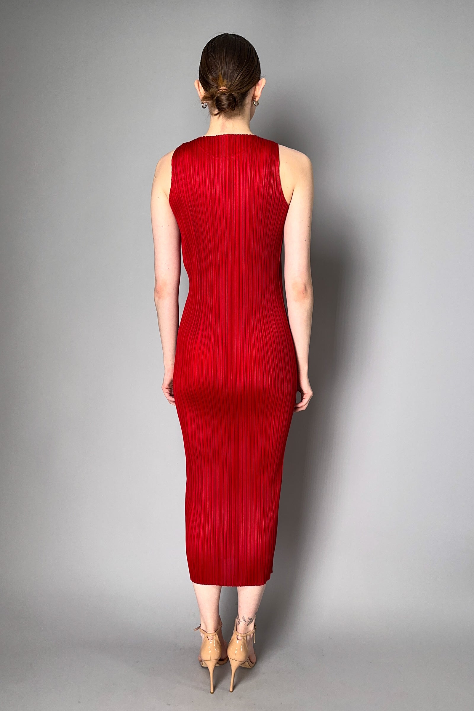 Pleats Please Issey Miyake New Colorful Basics Sleeveless Dress in Red –  Ashia Mode