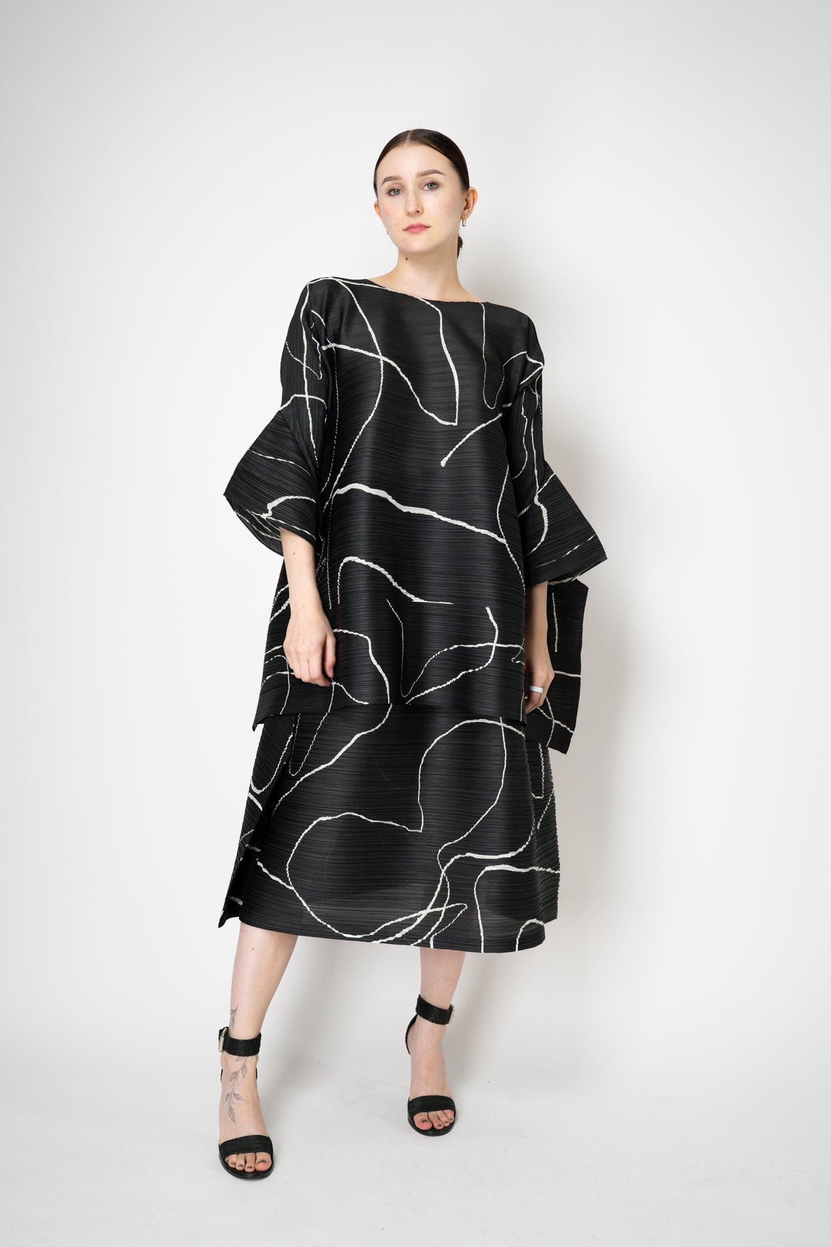 【美品】PLEATS PLEASE ISSEY MIYAKE Pleats Please Issey Miyake Bounce Knit Flared Sleeveless Top