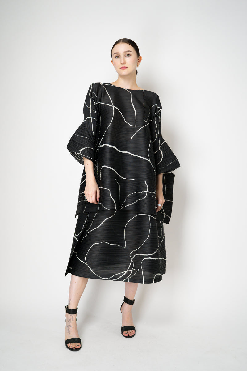 Pleats Please Issey Miyake Pause Contrasting Silhouettes Maxi Skirt in Black and White Vancouver. Shop Online or in Store.