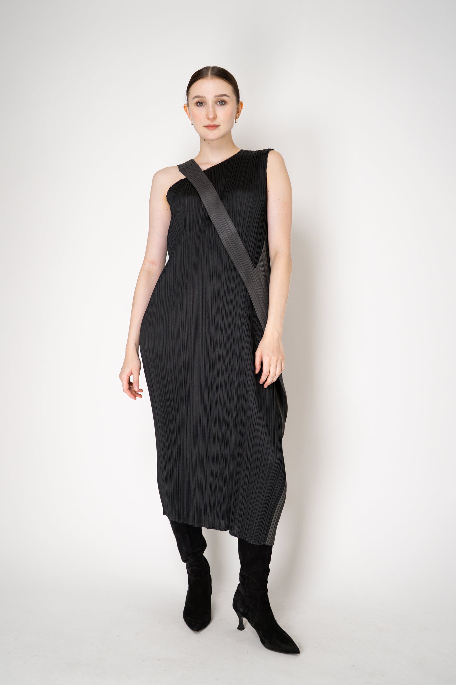 23aw ISSEYMIYAKE pleats anomaly 変形 dress Pleats Please Issey Miyake 