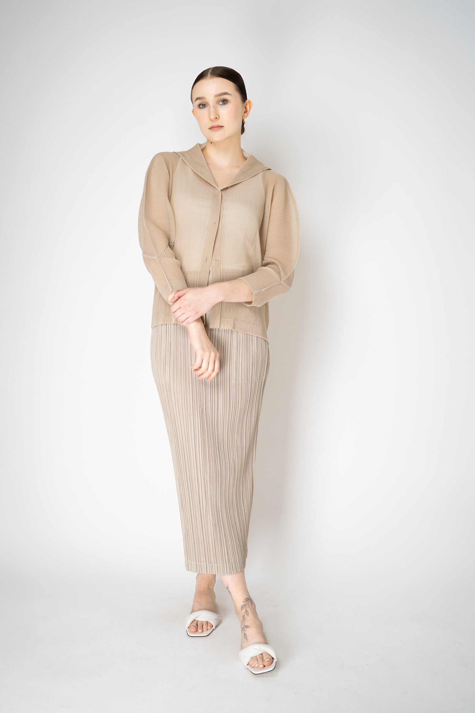 PLEATS PLEASE ベージュ PLEATS PLEASE プリーツプリーズ イッセイミヤケ ISSEY MIYAKE