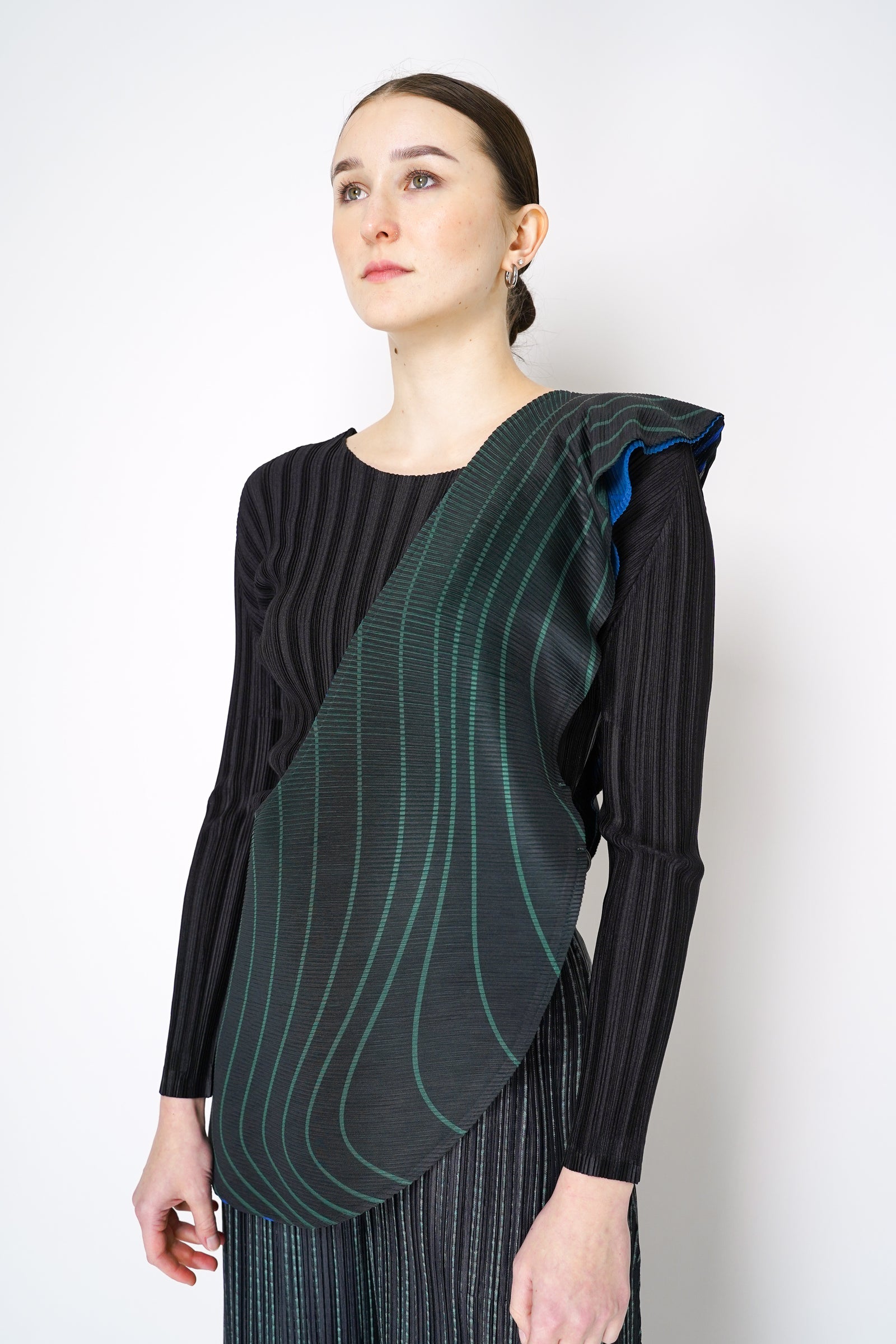 希少！ISSEY MIYAKE PLEATS PLEASE ストール PLEATS PLEASE ISSEY MIYAKE（ストール/パシュミナ）のフリマ