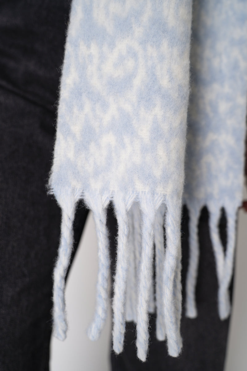Rag & Bone Chunky Knit Felt Scarf in Blue and White Melange Vancouver. Shop Online or in Store.