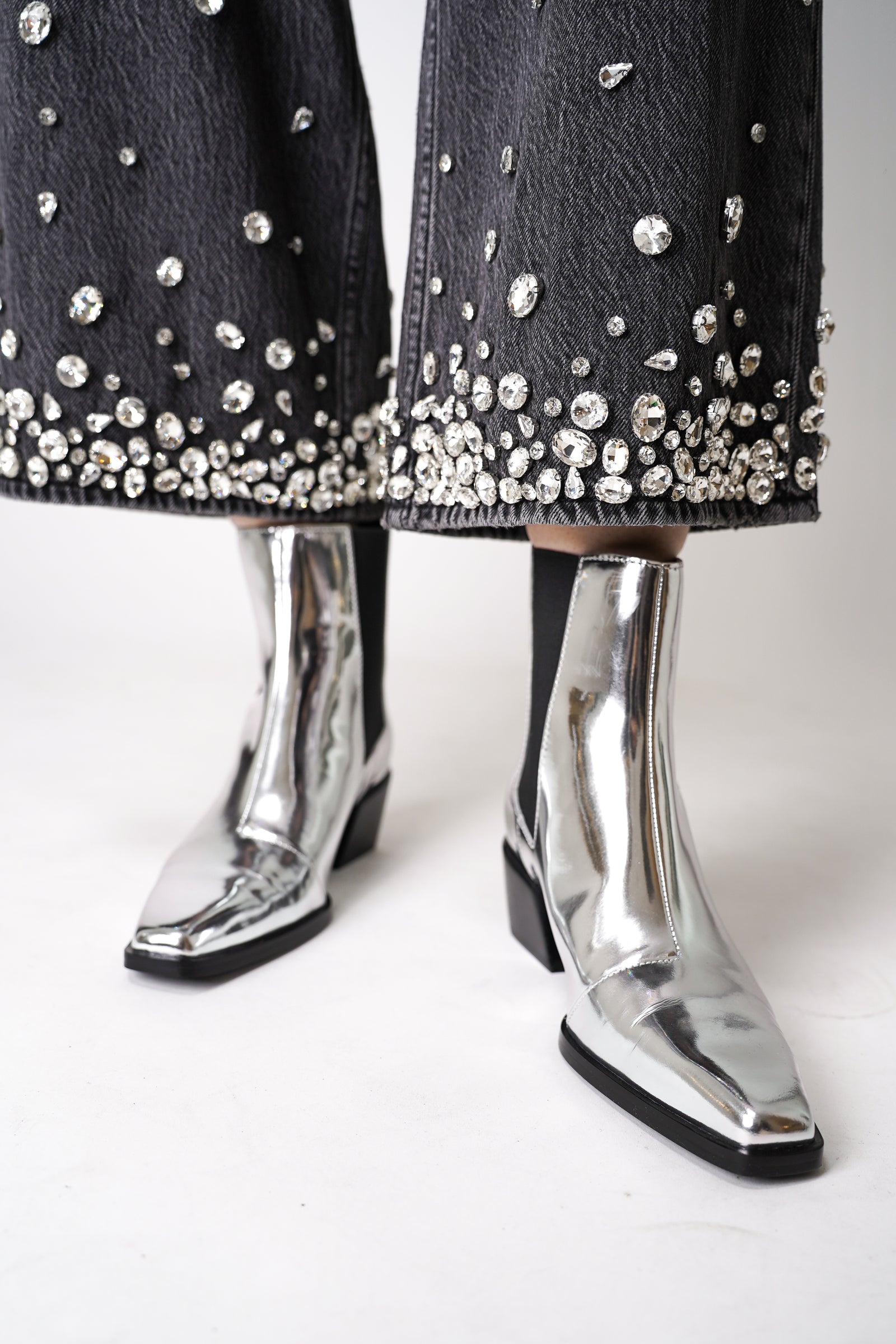 Rag & Bone Joni Chelsea Metallic Boots in Silver – Ashia Mode