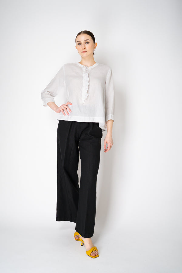 Rosso 35 Linen Blouse with Ruffled Button Plaquet in White Vancouver. Shop Online or in Store.