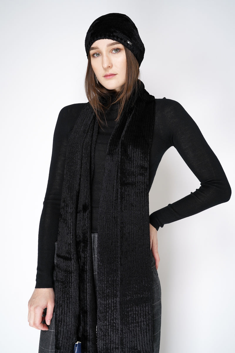 Herno Fuzzy Chenille Ribbed Scarf in Black Vancouver. Shop Online or in Store.