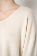 Amina Rubinacci Knit Cashmere V-Neck Pullover in Off-White