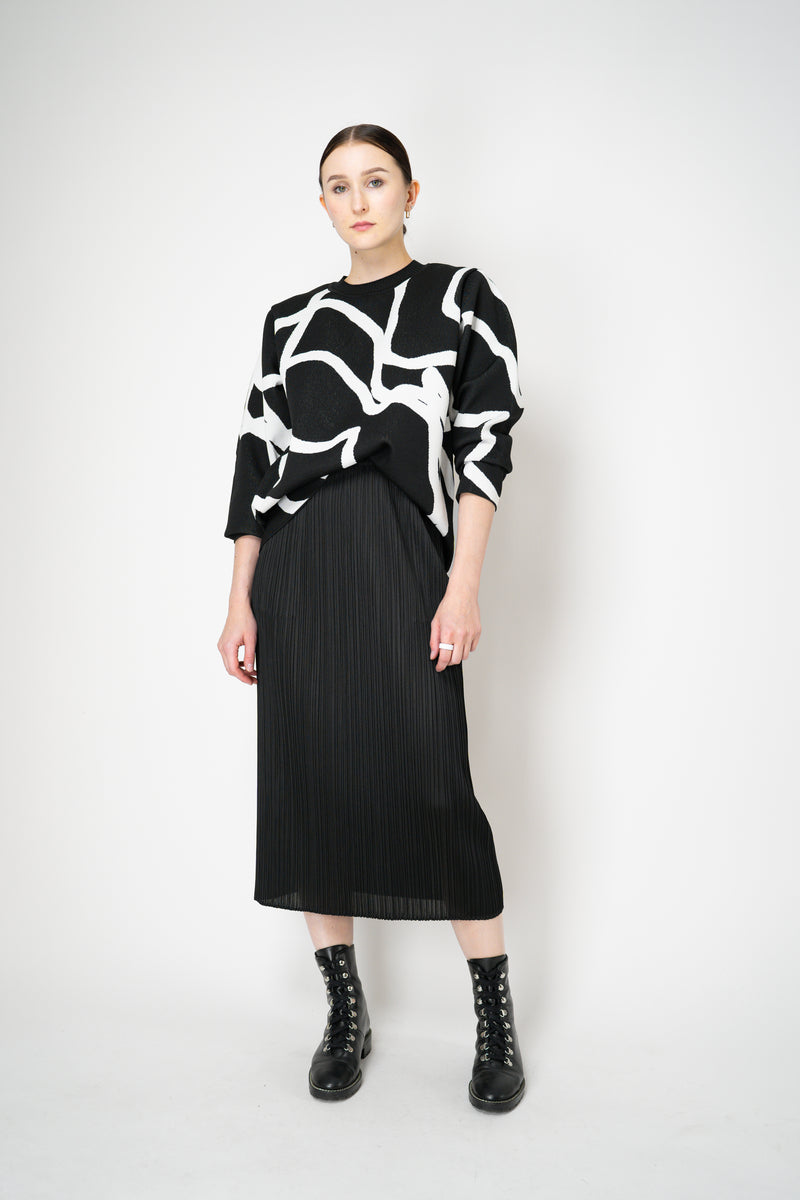 Pleats Please Issey Miyake Pause Knit Contrasting Silhouettes Pullover in Black and White