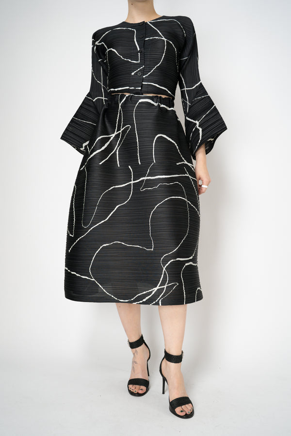 Pleats Please Issey Miyake Pause Contrasting Silhouettes Maxi Skirt in Black and White