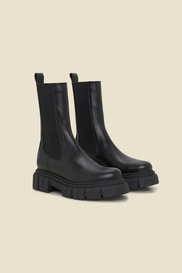 Dorothee Schumacher Modern Classic Chelsea Boot - Ashia Mode - Vancouver