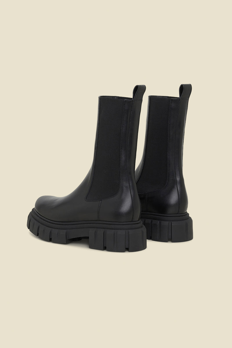 Dorothee Schumacher Modern Classic Chelsea Boot - Ashia Mode - Vancouver